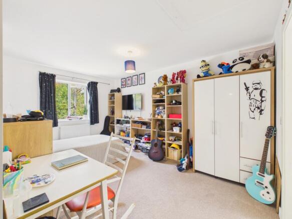 4 bed Semi-Detached for sale Image 9