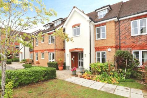 Buckingham Road, St. Rumbolds Court Buckingham Road, NN13