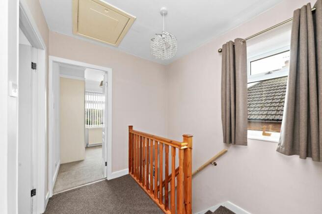 FIRST FLOOR LANDING