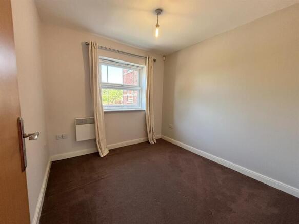 2 bed Apartment to rent Image 9