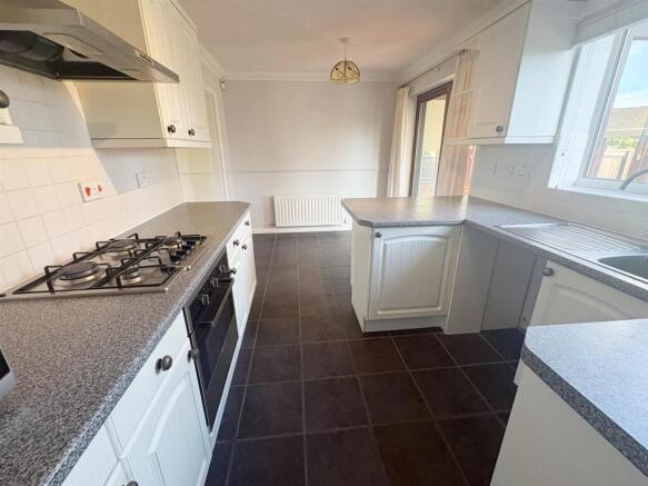kitchen 3.jpg