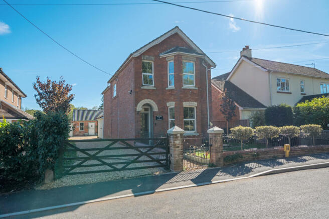 3-bed detached on Ash Green Road, Aldershot, GU12, £695,000