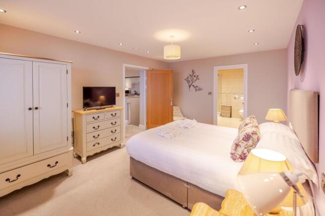 3 bed Duplex for sale Image 8