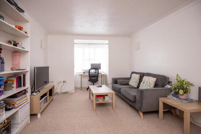 Living room pic 2.jpg