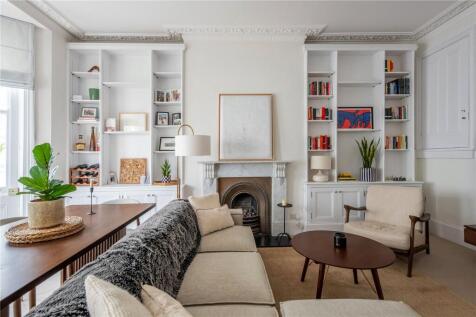 Strathmore Gardens, London, W8