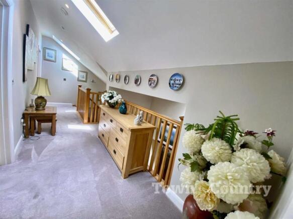 FIRST FLOOR LANDING