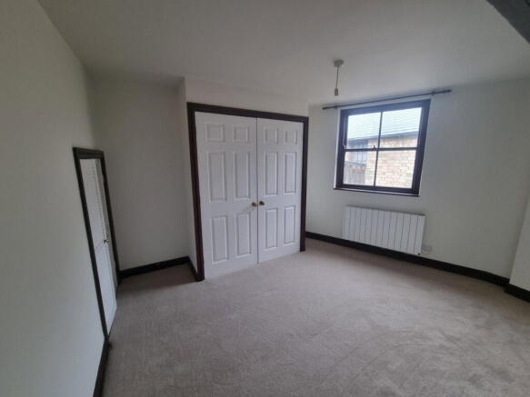 2 bed Flat to rent Image 6