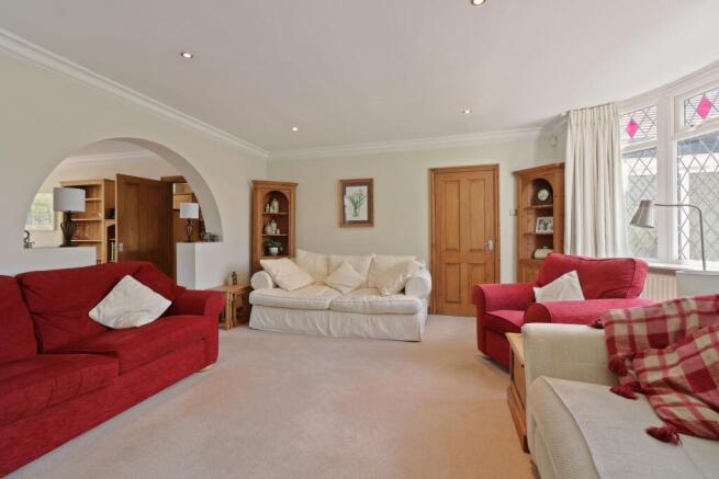 5 bed Detached for sale Image 5