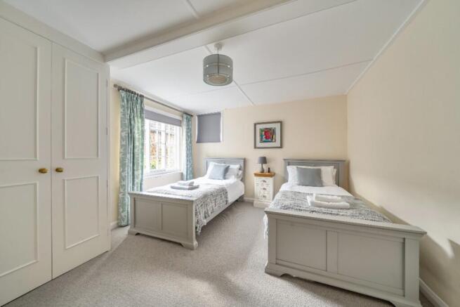 4 bed Terraced for sale Image 10