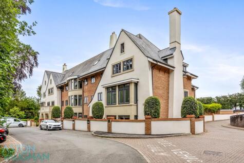 Fleur de Lis, 2 Bolnore Road, Haywards Heath, West Sussex, RH16