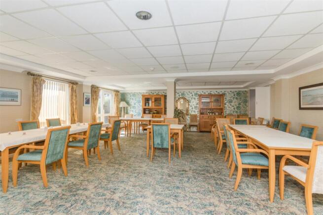 Saxon Court, Kingsway, Hove photo 4