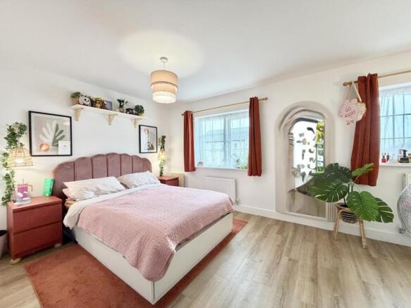 3 bed Semi-Detached for sale Image 10