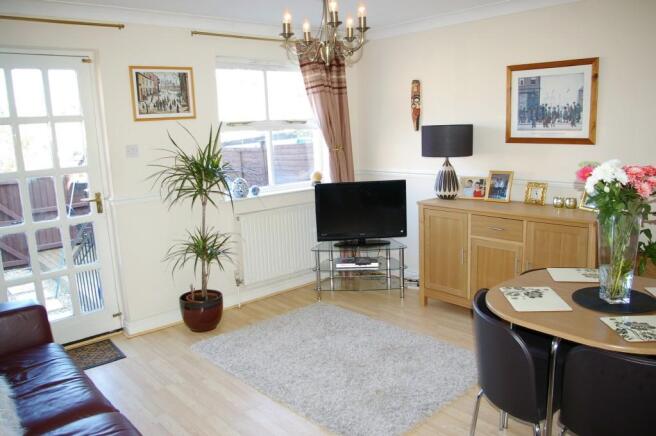 SUPER LIVING ROOM