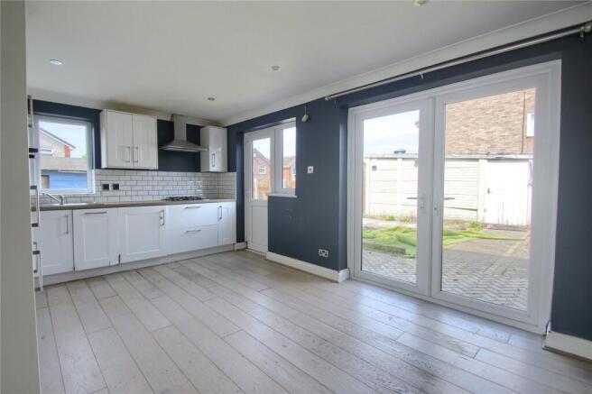 3 bed Semi-Detached for sale Image 4