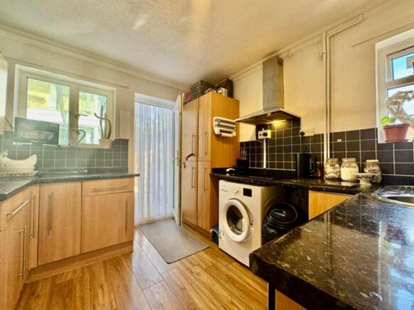 Brays Road, Luton, LU2 photo 4
