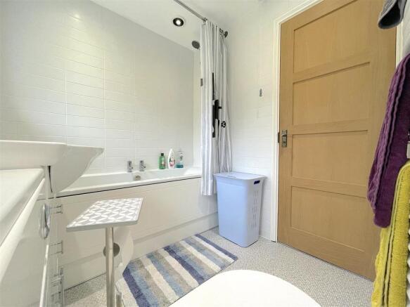 Bathroom (2).jpeg