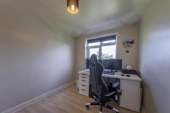 27 Marcliff Grove-033.JPG