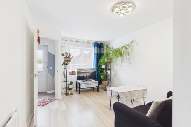 EweMove - Spalding - McLaren Gardens - Living Room