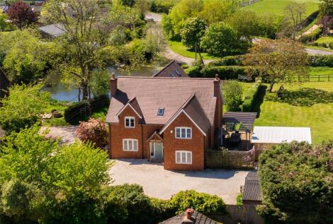Wood End, Nash, Milton Keynes, Buckinghamshire, MK17