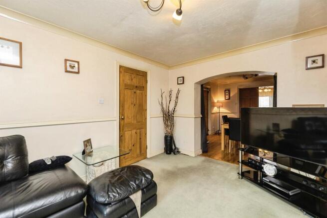 3 bed Semi-Detached Bungalow for sale Image 5