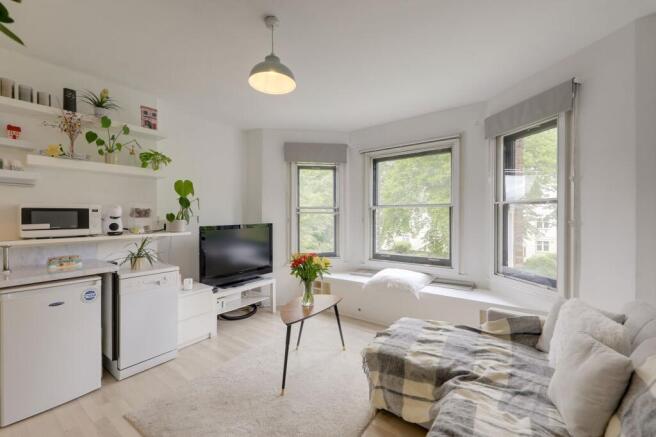 Open Plan Lounge & Kitchen