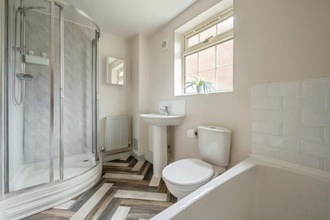 2 bed Apartment for sale Image 4