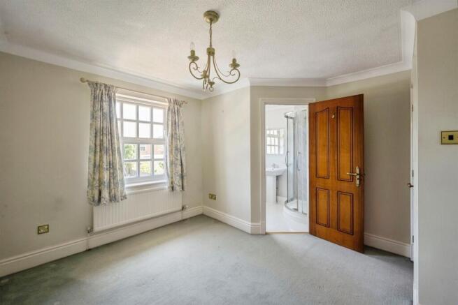 2 bed Mews for sale Image 8