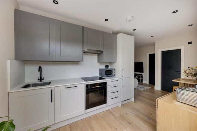 Radlett Close E7