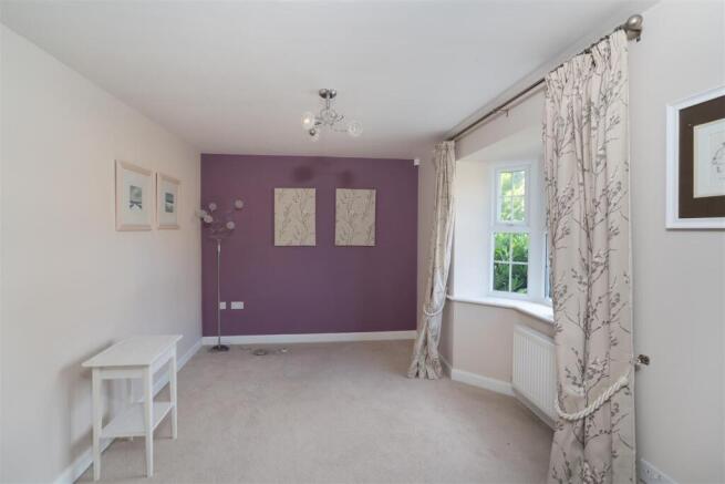 4 bed Detached for sale Image 5