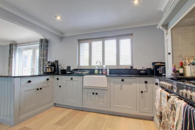 COMBINED KITCHEN, DINING ROOM & DAY ROOM