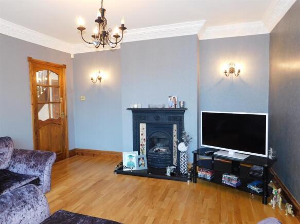 Front Lounge 1