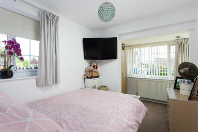 2 bed Semi-Detached Bungalow for sale Image 10