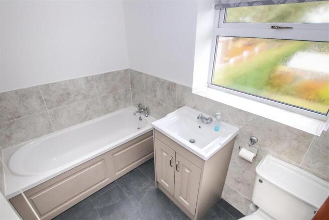 LUXURY FIRST FLOOR FOUR PIECE BATHROOM