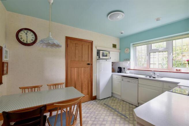 Kitchen/ Breakfast Room
