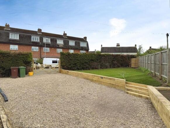 2 bed House to rent Image 12