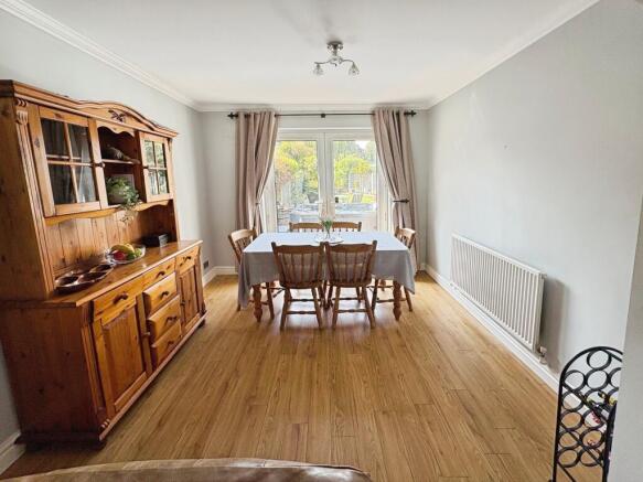 4 bed Semi-Detached for sale Image 6
