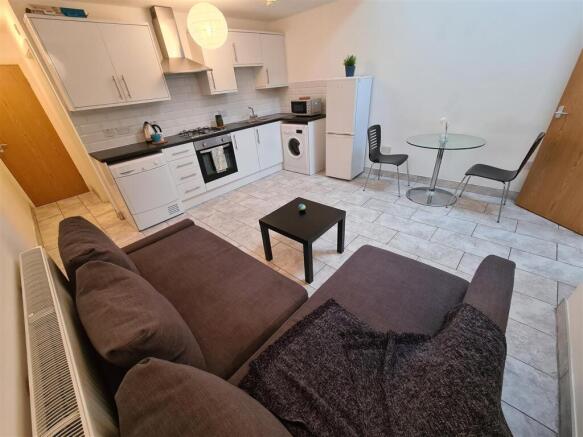 Lounge Kitchen