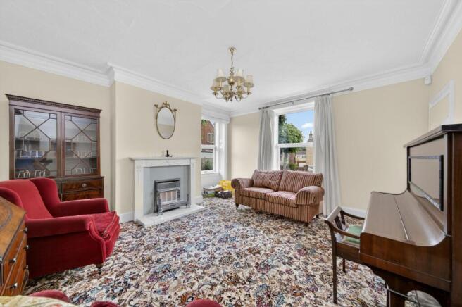4 bed Detached for sale Image 8