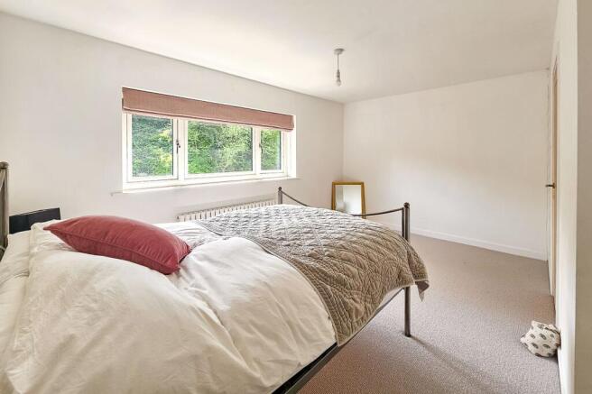 3 bed House for sale Image 6