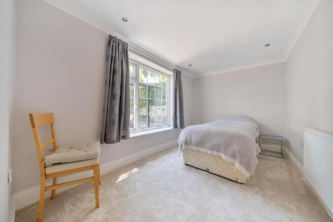 4 bed Detached Bungalow for sale Image 8
