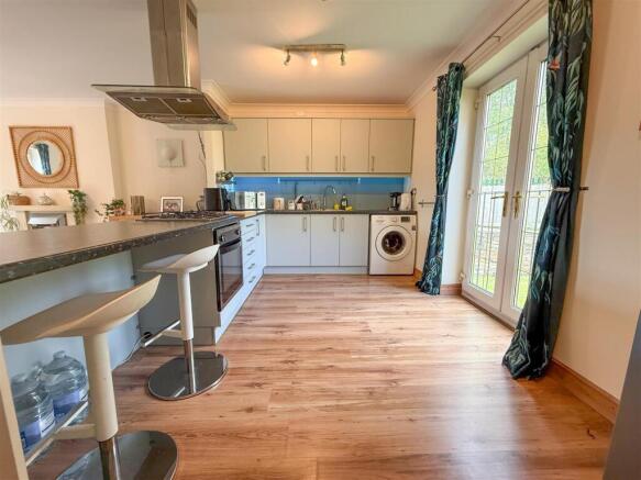 OPEN PLAN LOUNGE BREAKFAST KITCHEN