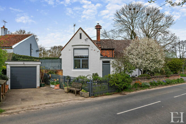 8590702-exteriorw...