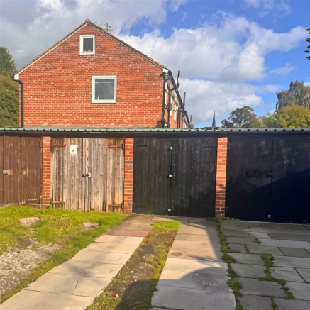 Glynis Close, Stockport photo 4