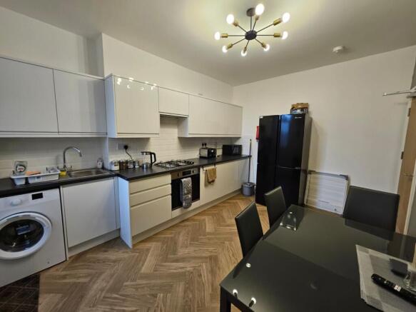 1 bed Terraced to rent Image 5
