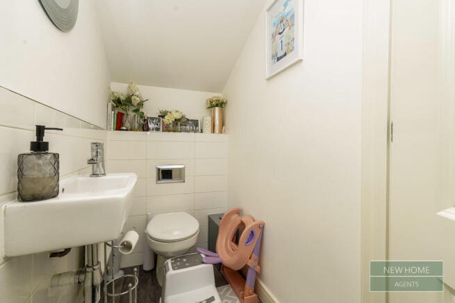 3 bed Semi-Detached for sale Image 7