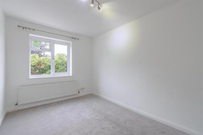 8469240-interior10.jpg