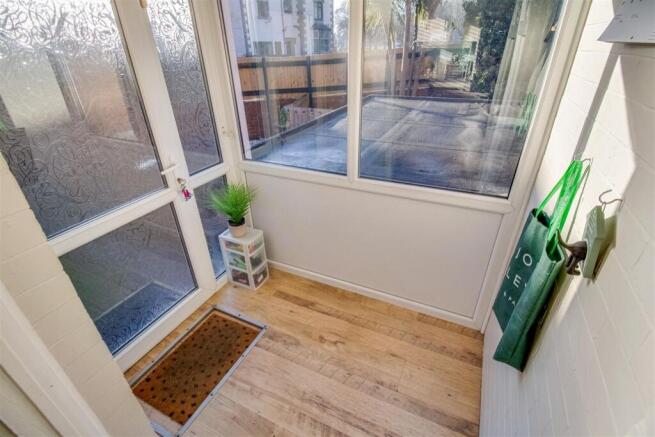 3 bed House for sale Image 5