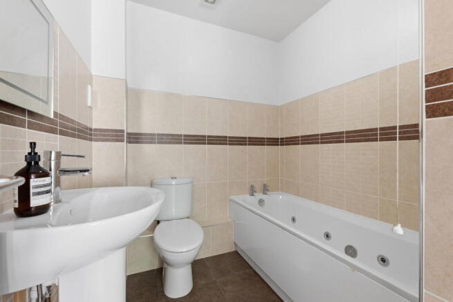2 bed Apartment for sale Image 9