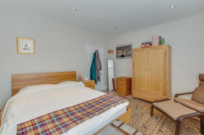 3 bed Terraced for sale Image 11