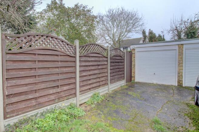 Brentwood Road, Ingrave, Brentwood, CM13 (12)